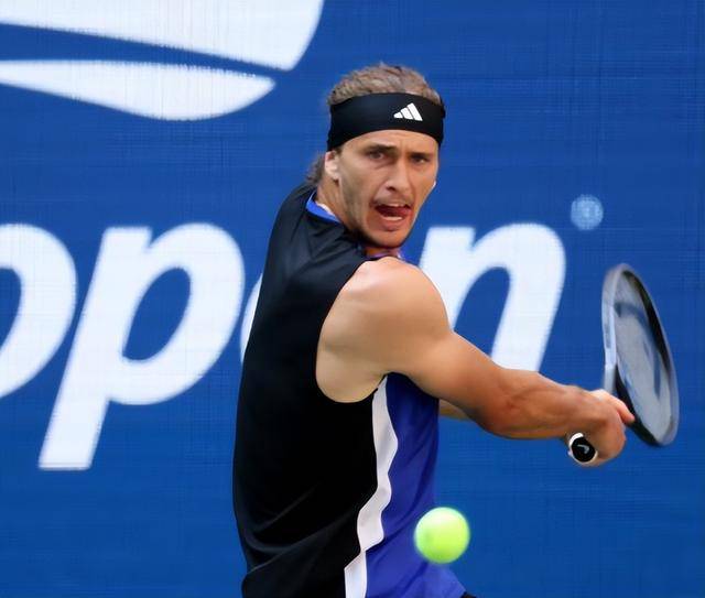 欧洲网球队爆冷西班牙网球队，兹维列夫统治全场的简单介绍