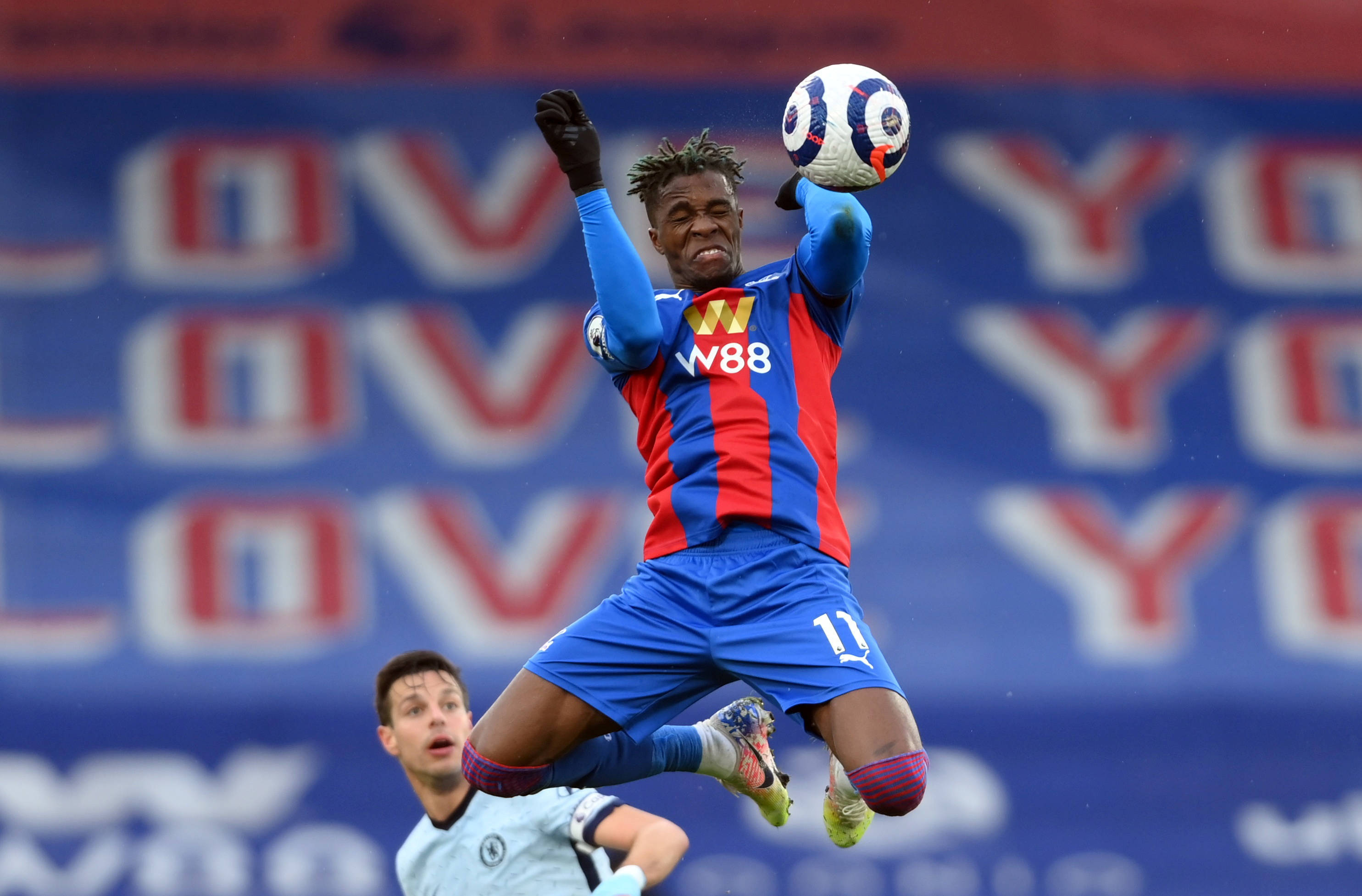 关于阿森纳主场力克水晶宫，继续追赶前四的信息