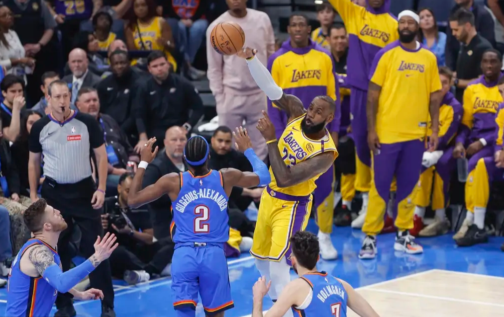 NBA总决赛首场:湖人客场击败热火取得开门红的简单介绍 NBA总决赛首场:湖人客场击败热火取得开门红的简单介绍