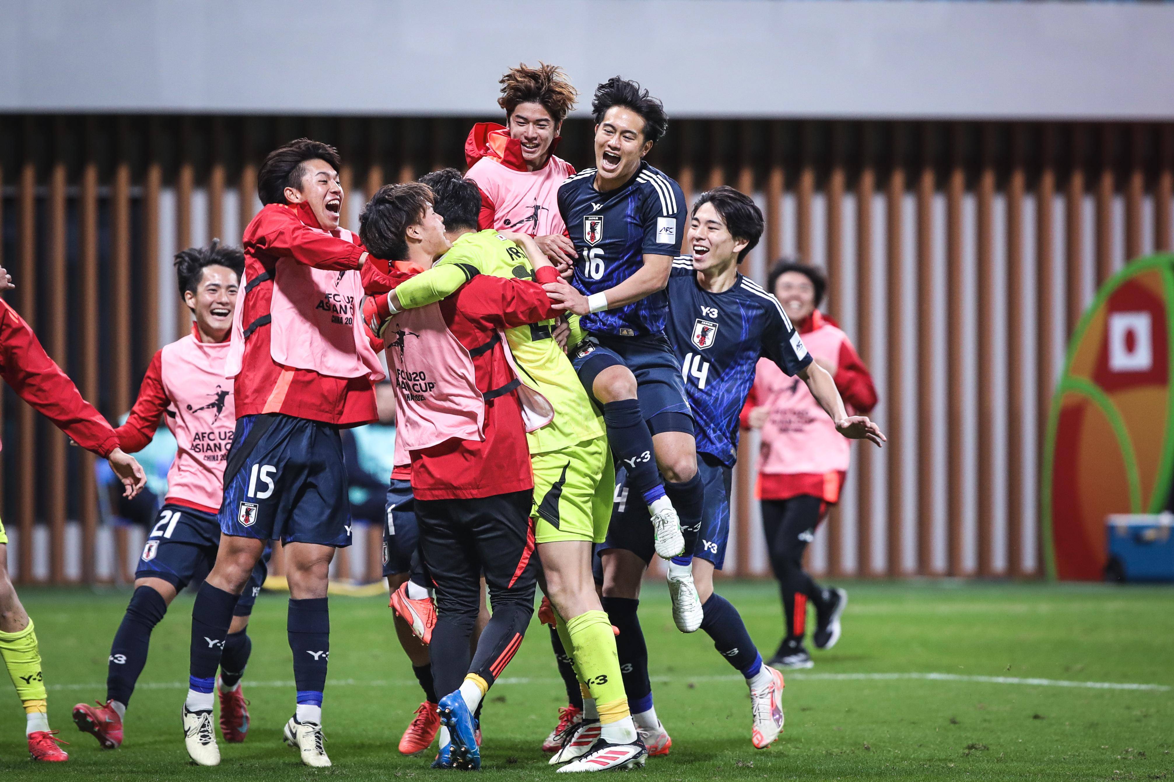 亚洲顶尖俱乐部踢出精彩比赛