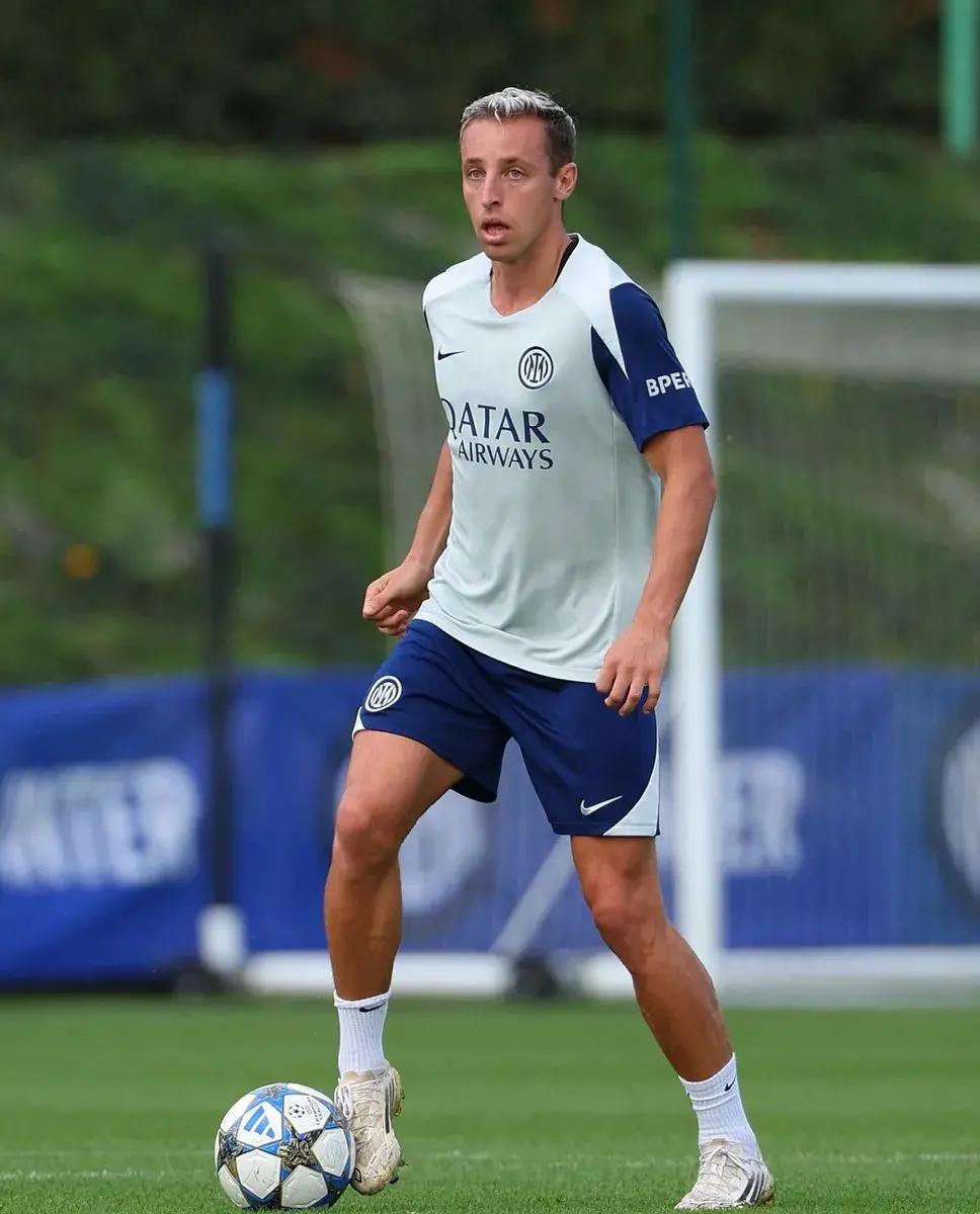 关于国米不敌锡耶纳，欧冠资格赛站住脚跟的信息