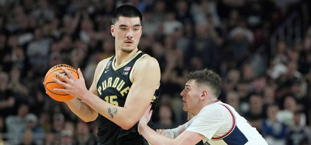 球员实力逐渐脱颖而出,争夺更为激烈 球员实力逐渐脱颖而出,争夺更为激烈