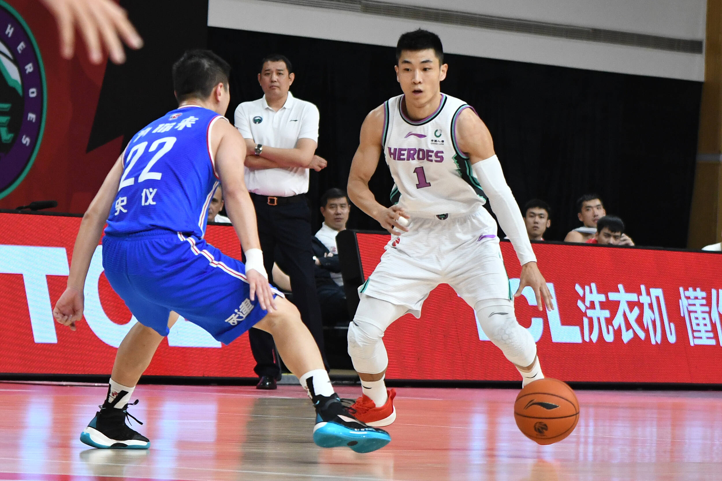 北京队完胜天津队，高诗岩统治全场的简单介绍