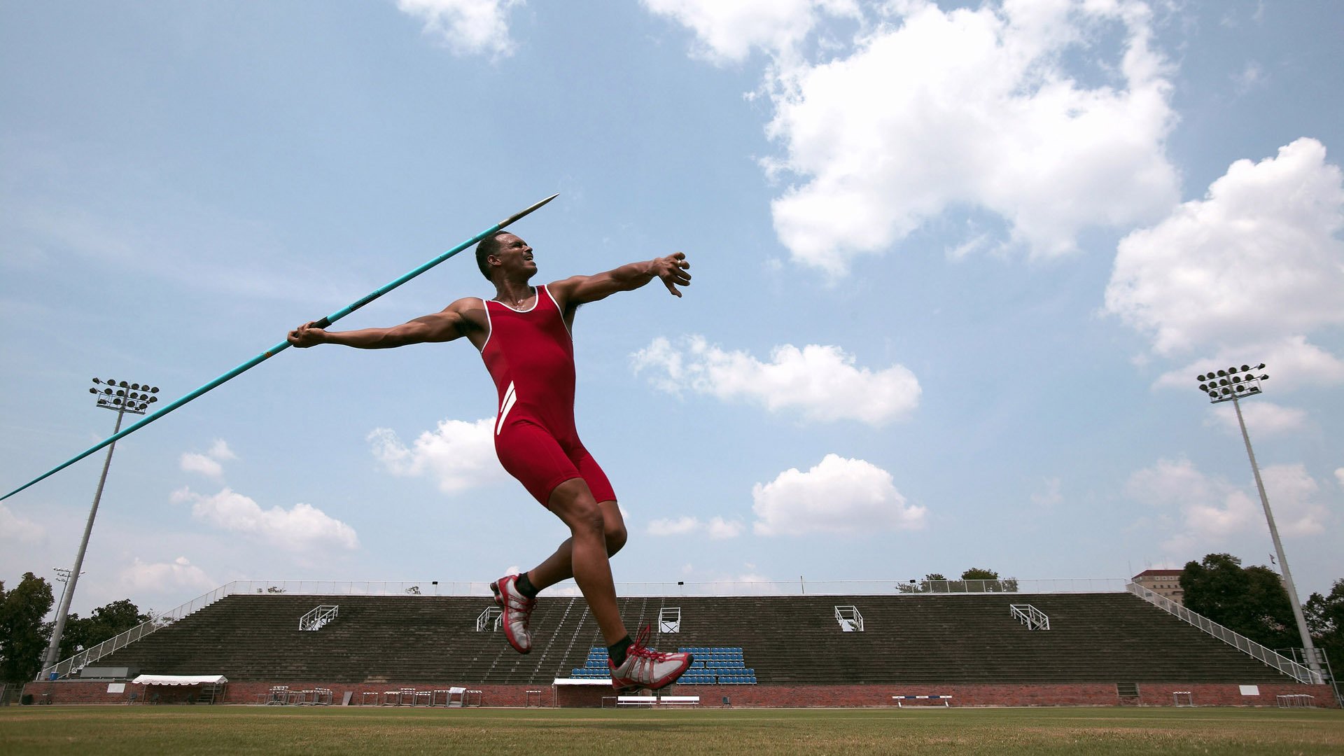 佛罗伦萨的引擎轰鸣,当艺术之城在F1街道赛上强压亚特兰大
