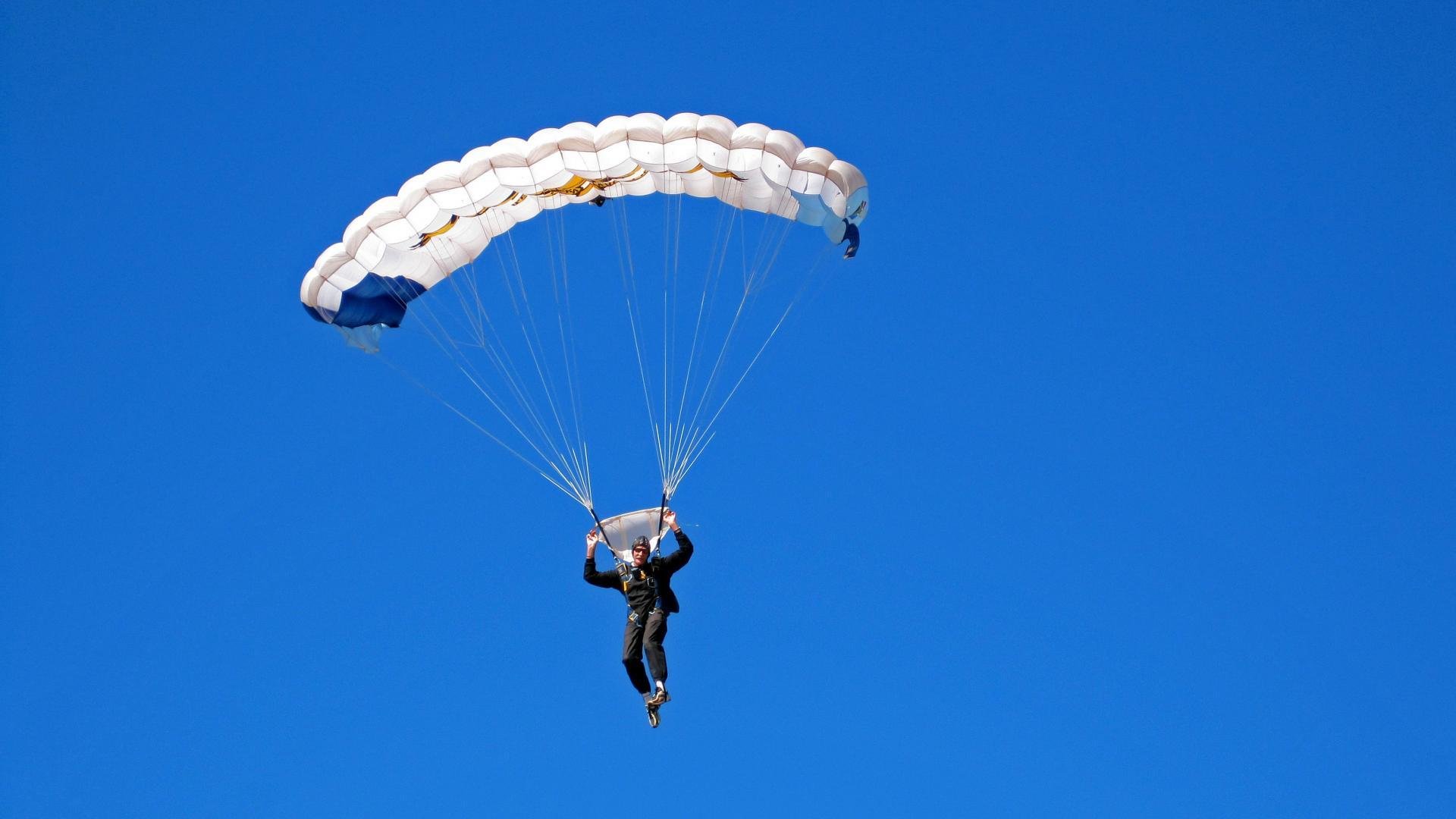 九游中国-广东队完胜北京队，王哲林带队取胜